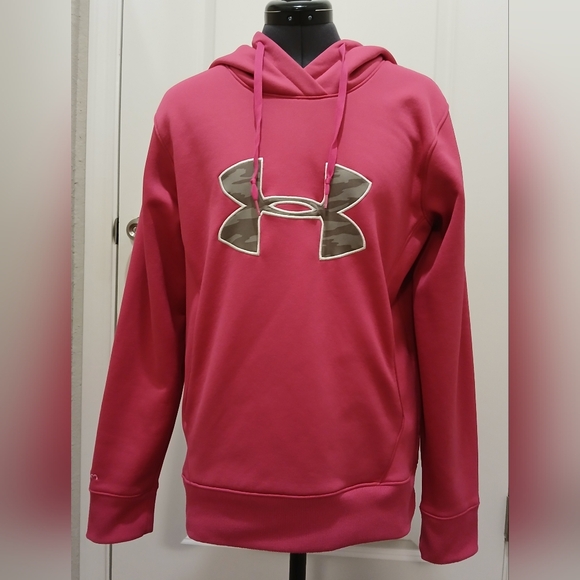 Under Armour Tops - Under Armour Pink & Camo Hoodie‎